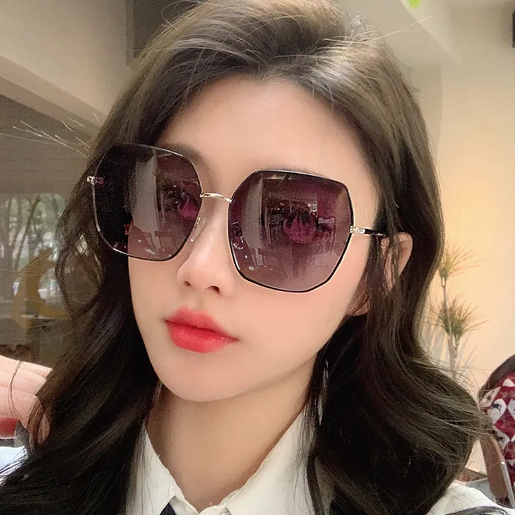 墨镜女士高级感ins2025新款太阳眼镜防紫外线开车专用大脸显瘦潮