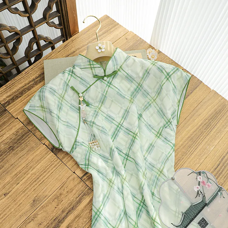 俏娘鱼2025春夏新款绿色素雅淑女范新中式改良格子旗袍女日常可穿