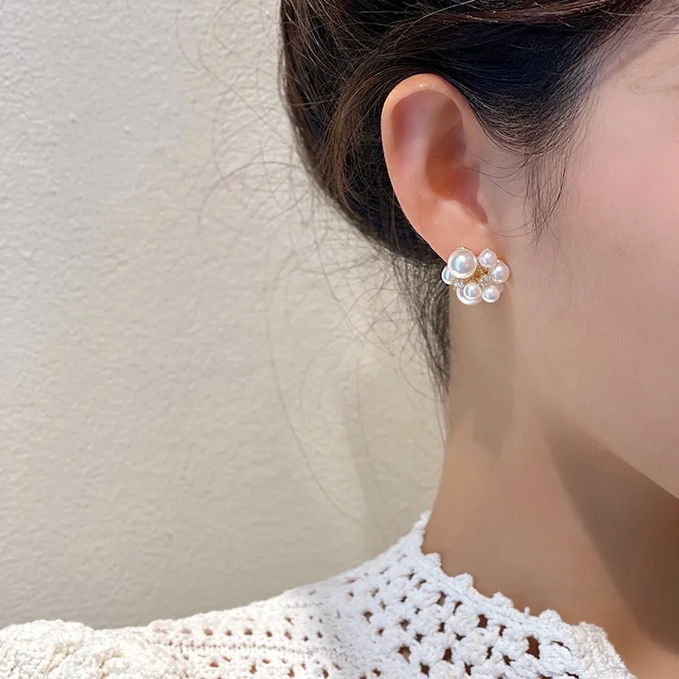 合金仿珍珠耳饰 【花团锦簇】韩版气质耳钉轻奢时尚珠耳环白色