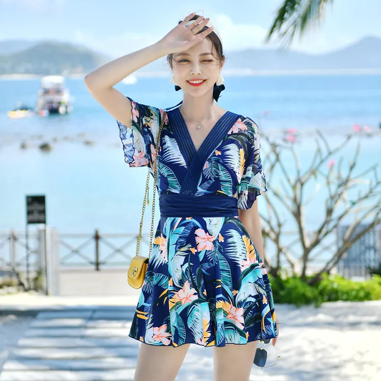 大码泳衣女胖mm遮肚显瘦连体裙式平角保守宽松妈妈泡温泉游泳衣