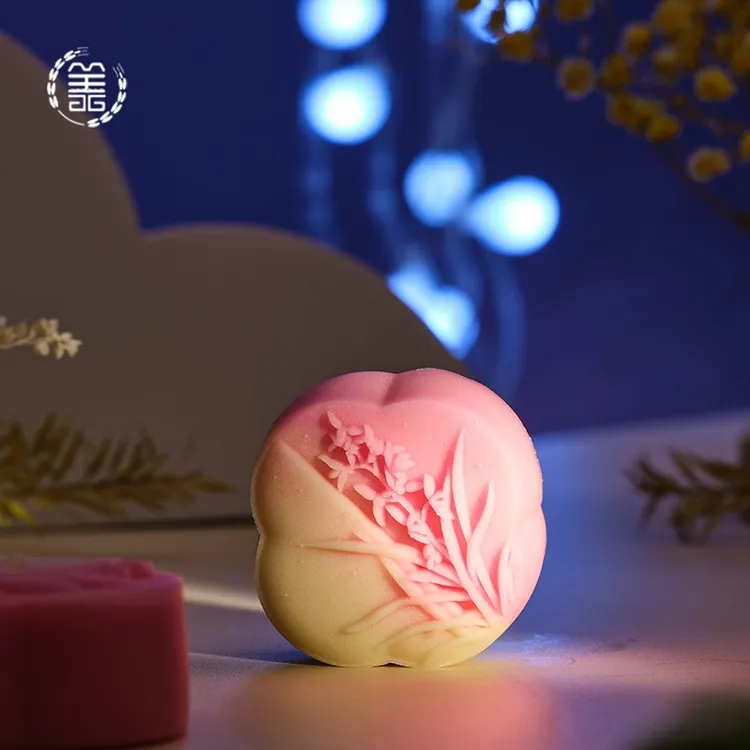美味轩幻彩流心月饼糕点甜点心牛奶皮广式月饼水果味送礼盒装团购