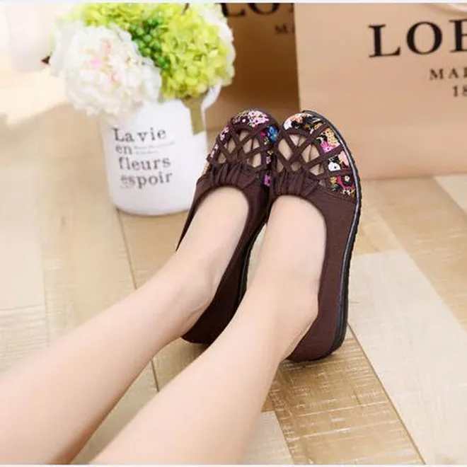 夏季网面布鞋女款镂空透气浅口女士凉鞋软底防滑一脚蹬舒适妈妈鞋