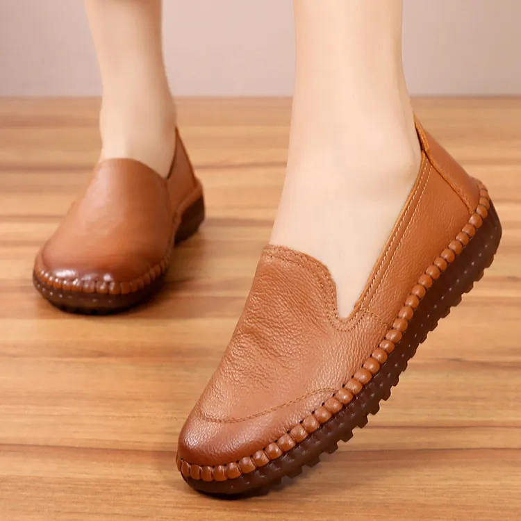 春秋款中老年单鞋妈妈鞋皮鞋真皮软底软面舒适女鞋平底防滑豆豆鞋