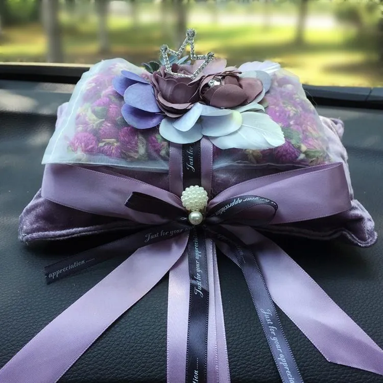 车载香薰竹炭包干花香包摆件新车除异味女汽车车饰内饰用品