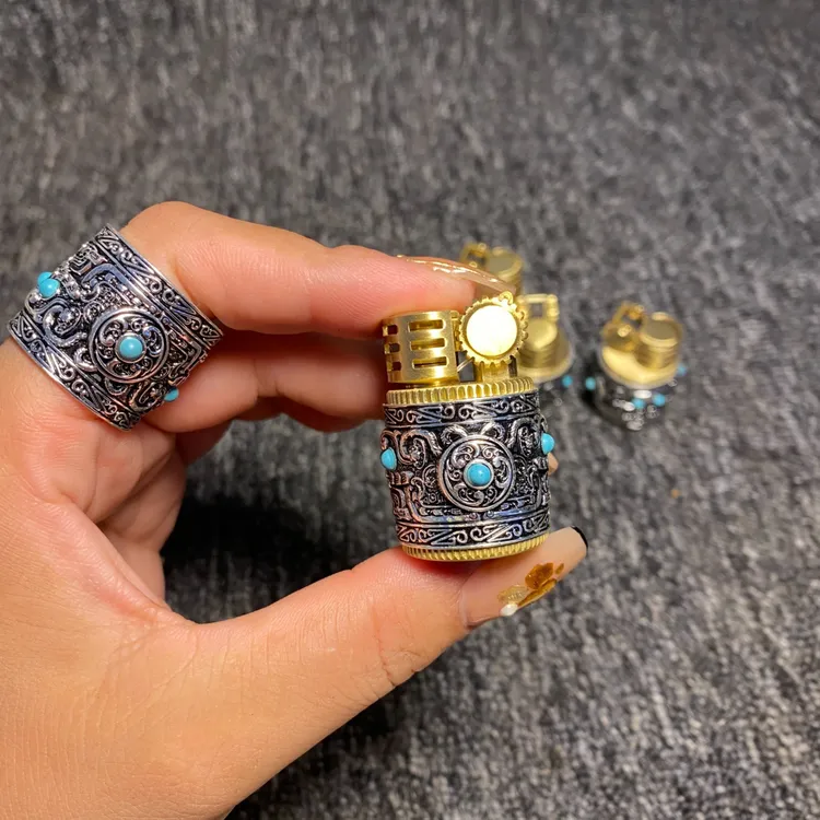 小巧扳指打火机便携