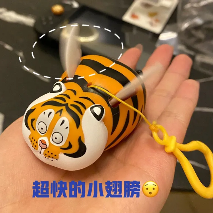 汽车中控挂件如虎添翼伸缩挂件钥匙扣胖虎会飞翅膀小老虎节日礼物