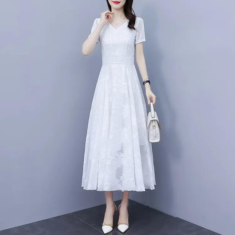 雪纺短袖连衣裙2025新款夏季提花修身显瘦长款白色仙女大摆长裙子