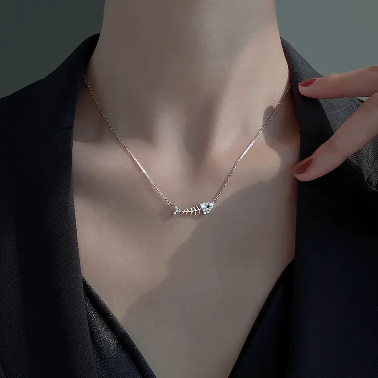 坠链均925银合成锆石 925银鱼骨项链女轻奢设计锁骨链骨头项链