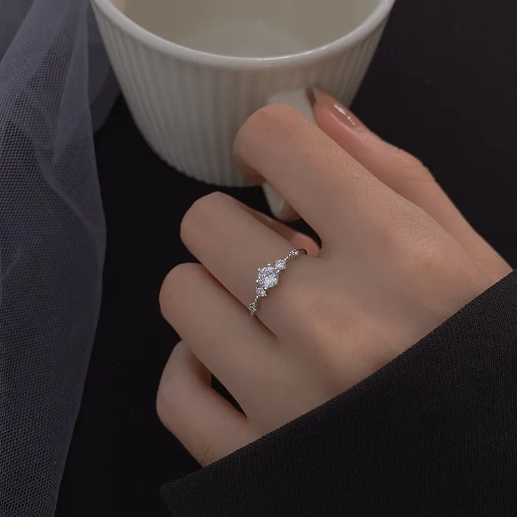 925银戒指 925纯银戒指女小众设计高级感结婚仿钻戒轻奢七夕礼物