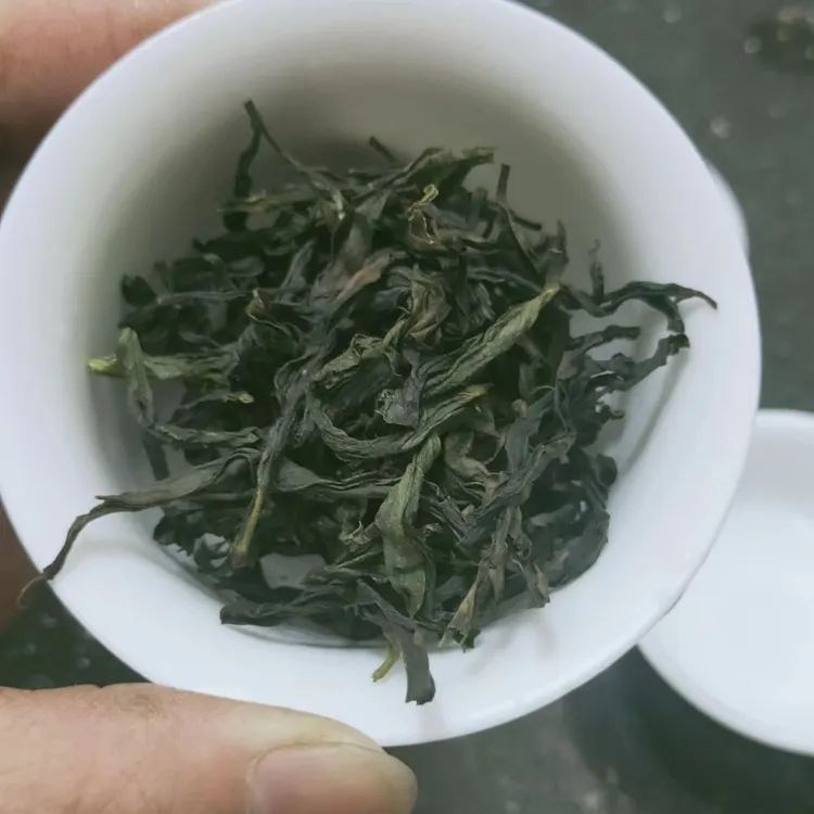 凤凰单丛春茶鸭屎香     花香味明显  醇滑香爽 独特奶香韵