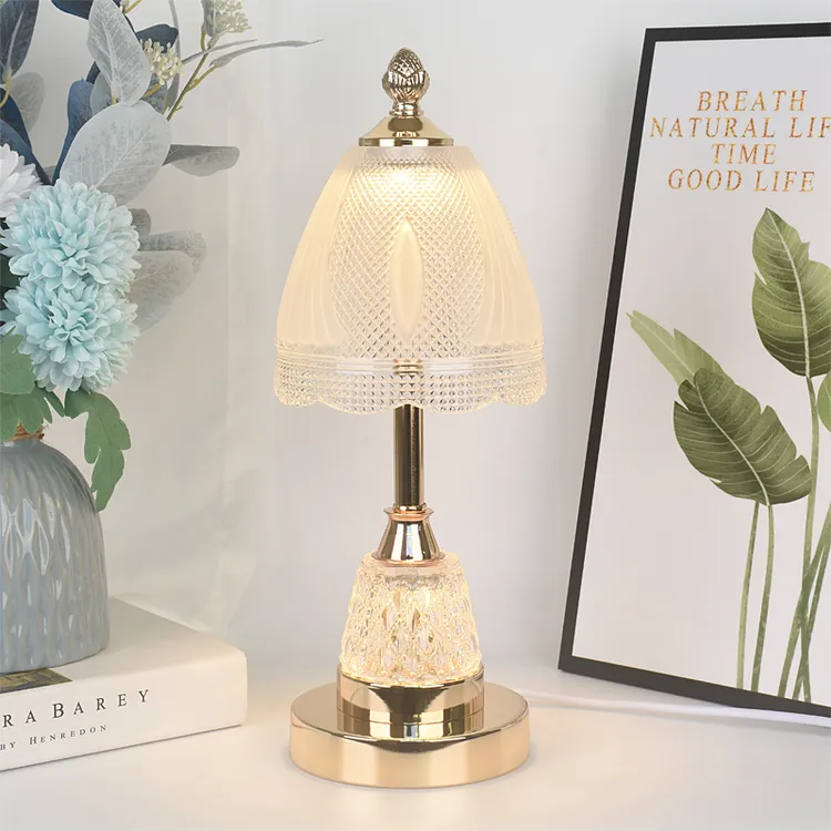 台灯卧室床头灯创意简约温馨浪漫北欧网红宿舍灯家用装饰小台灯