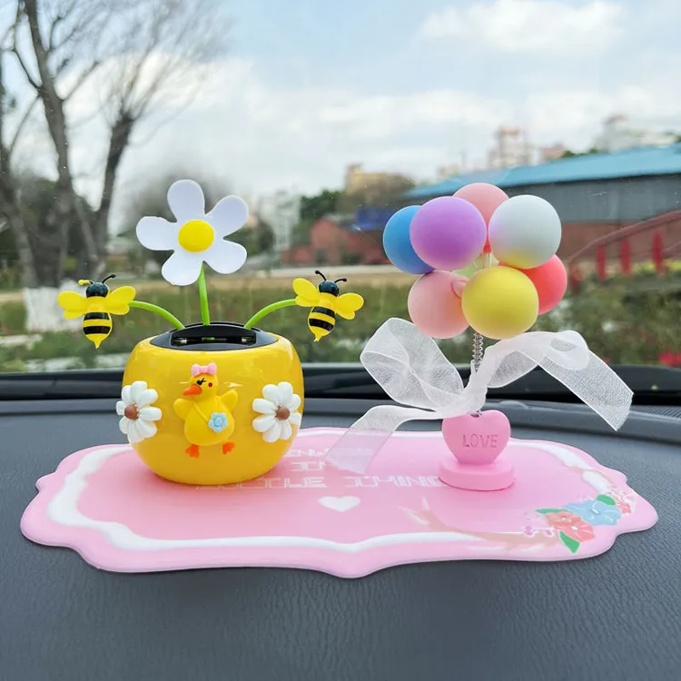 （小孟）可爱汽车摆件创意太阳能摇头气球车载装饰用品女