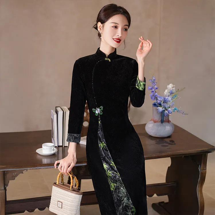 旗袍2025年春季新款黑色改良加厚年轻款奥黛连衣裙女新中式金丝绒