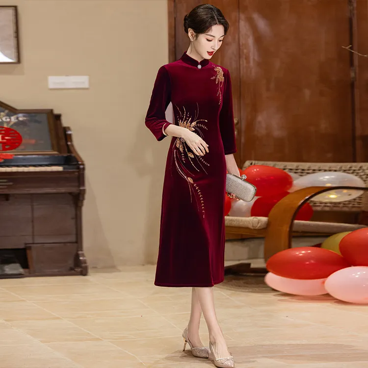 连衣裙秋冬新款丝绒女金丝绒旗袍中长款喜婆婆婚宴装妈妈礼服敬酒