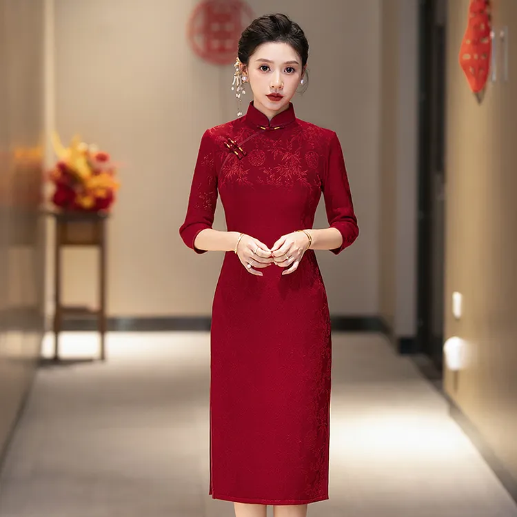 旗袍2025春季改良加绒新款女红色中喜婆婆婚宴妈妈装七分袖敬酒服