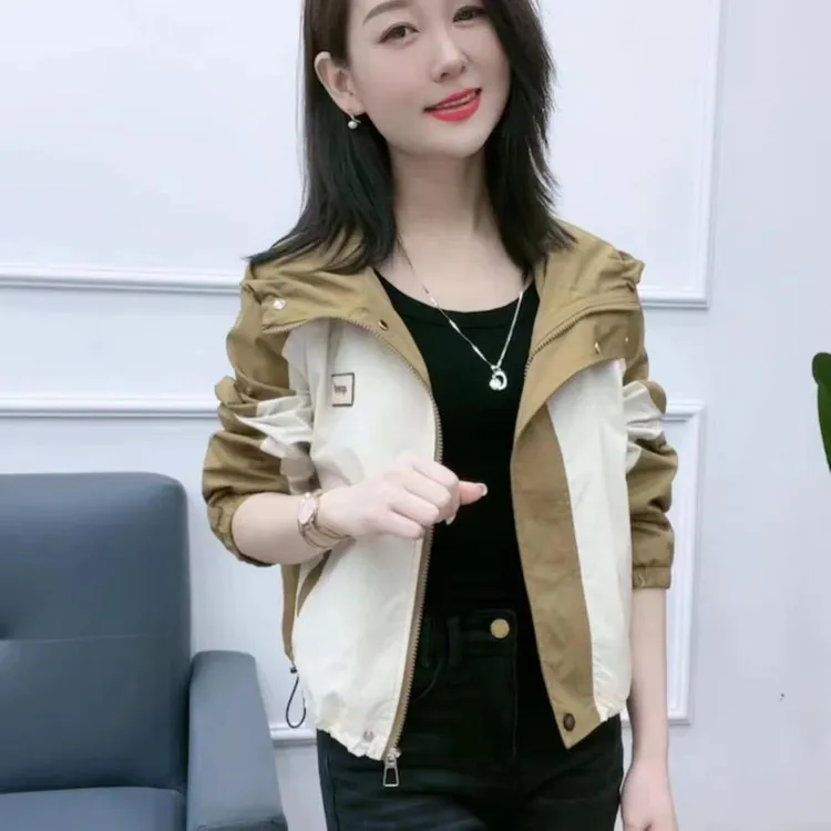 2025春秋新款撞色拼接冲锋衣外套女短款小个子连帽女装上衣外套