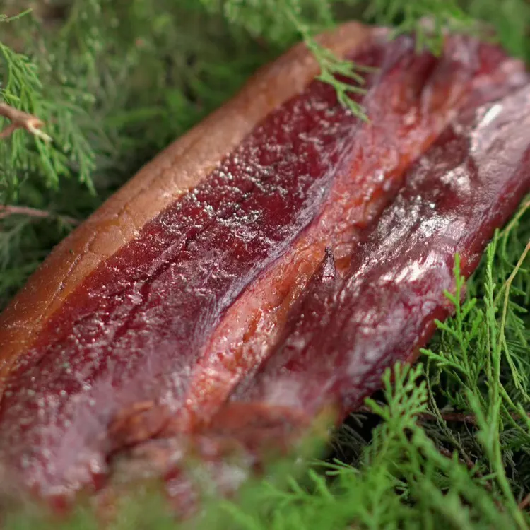 二刀腊肉后腿肉柏香丫树青冈树烟熏熟料喂养四川古蔺黄荆地方风味