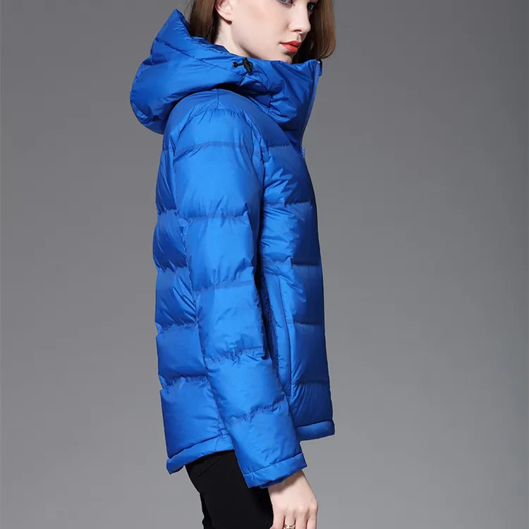 90白鸭绒羽绒服女短款修身显瘦连帽加厚轻盈保暖时尚休闲冬季外套