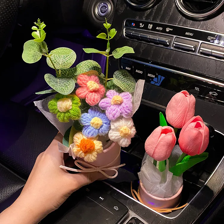 乐萌汽车香薰摆件网红车载郁金香仿真花花束家用居家装饰除异味女