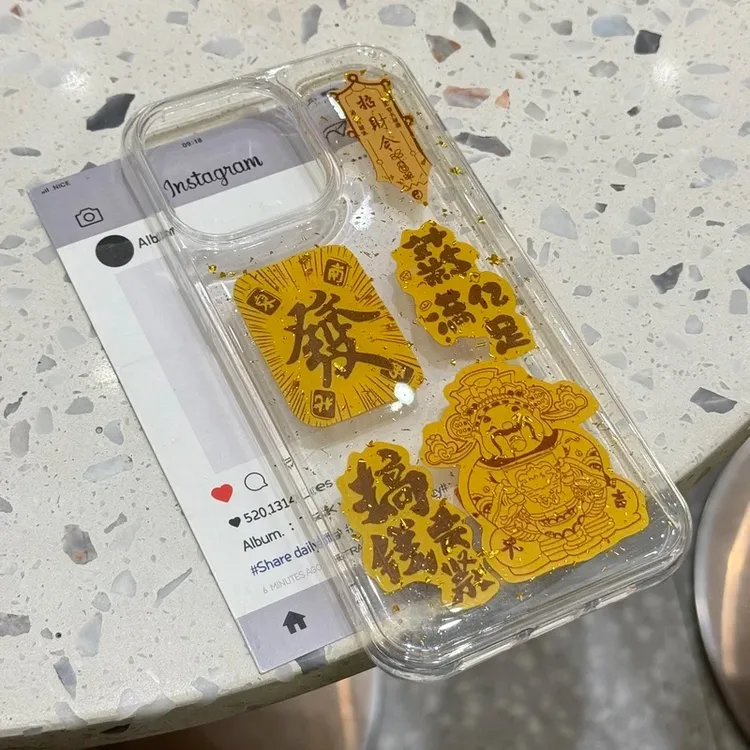 滴胶金箔适用苹果16/15pro手机壳iPhone11/12/13/14透明财神爷