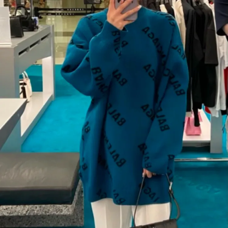 Balenciaga/巴黎世家 bb0796 蓝色弹幕logo毛衣 XL码 吊牌 未使用