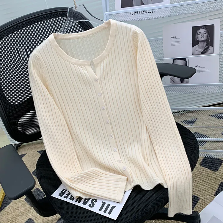 2024早秋新款洋气长袖针织衫遮肉显瘦设计感毛衣开衫大码女装