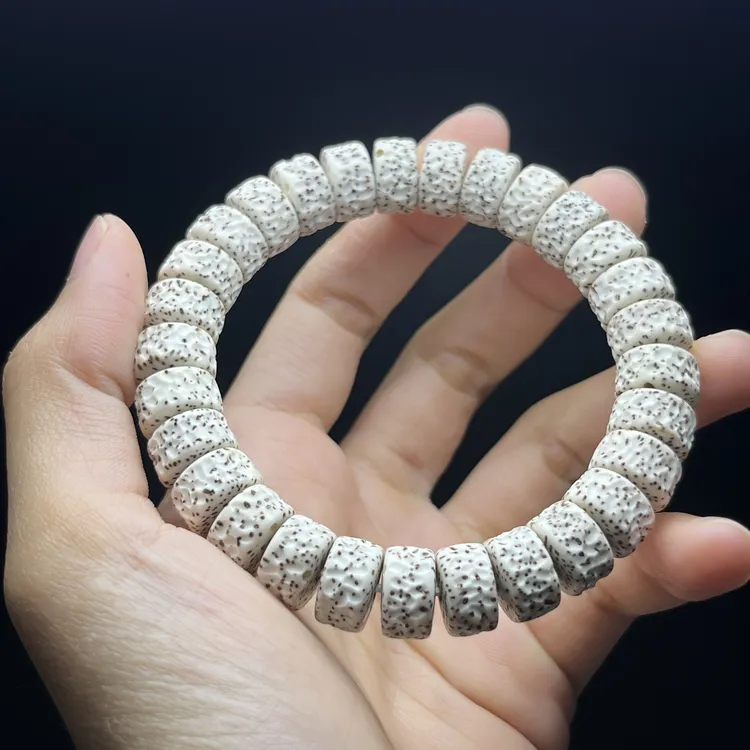 新款个性雕刻嘎吧啦12x7原生态白星月菩提手串