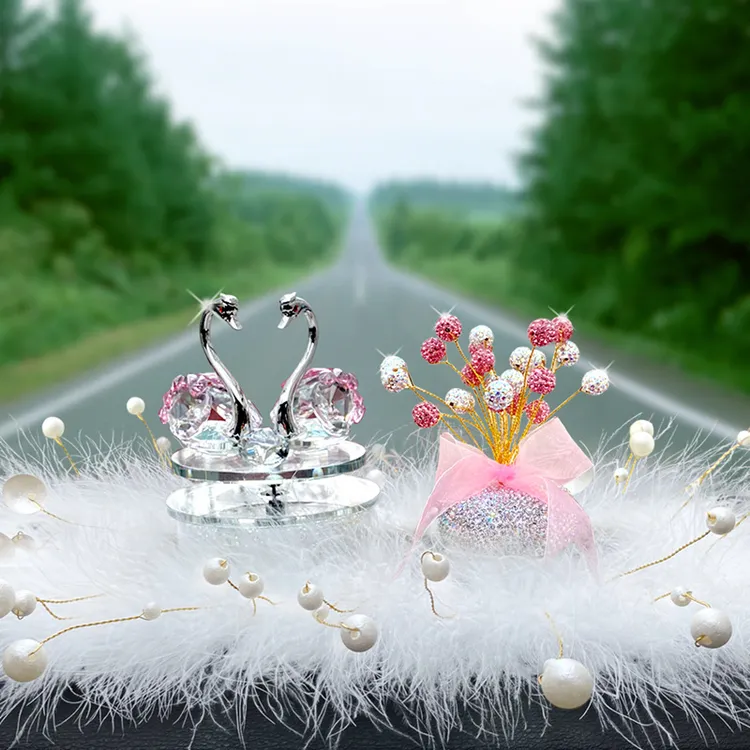 礼物哥摆件太阳能车载摆件旋转天鹅汽车摆件前台车内装饰用品大华