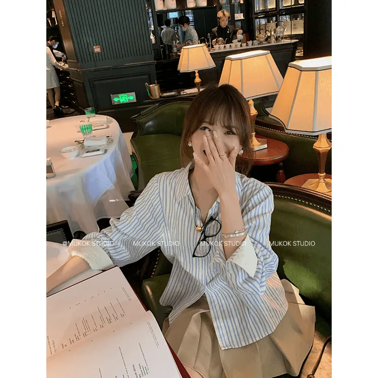 纯棉浅蓝色长袖衬衫女春秋新款复古高级感气质修身收腰显瘦衬衣