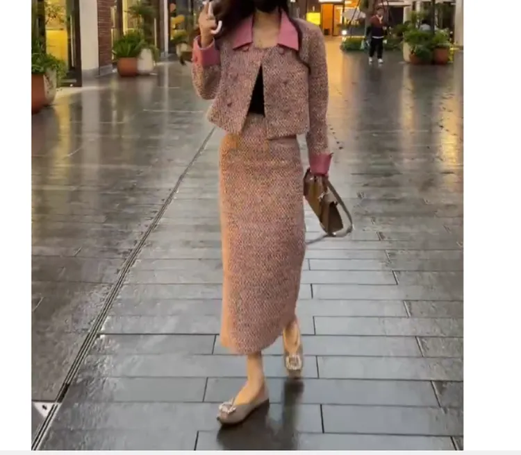 2024秋季新款女装网红气质洋气时尚减龄精品外套裙子套装女舒适雷