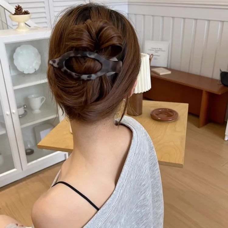 慵懒小豹子！磨砂面慵懒风简约椭圆形盘发马尾鸭嘴夹横夹新款发夹