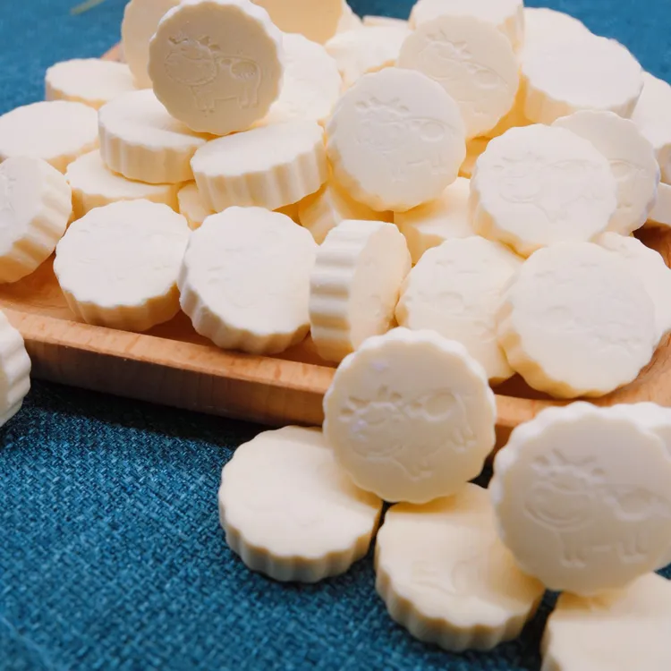 牛奶片羊奶片西域皇后牛羊奶片儿童营养压片干吃休闲零食好吃包邮