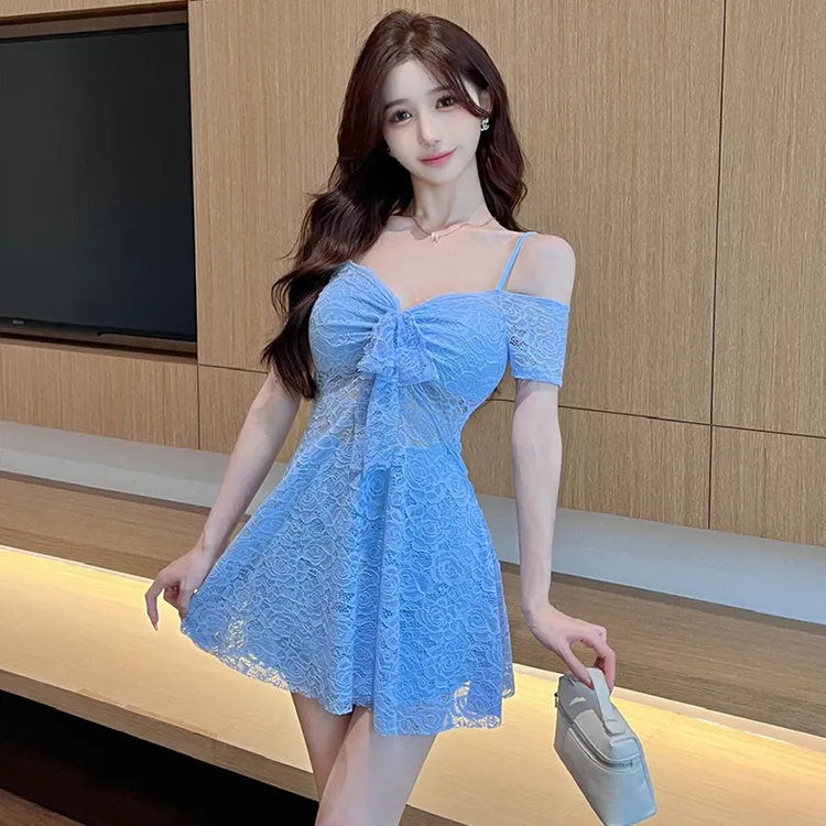 性感蕾丝露肩吊带连衣裙女装夏季温柔显瘦纯欲风收腰气质夏天裙子