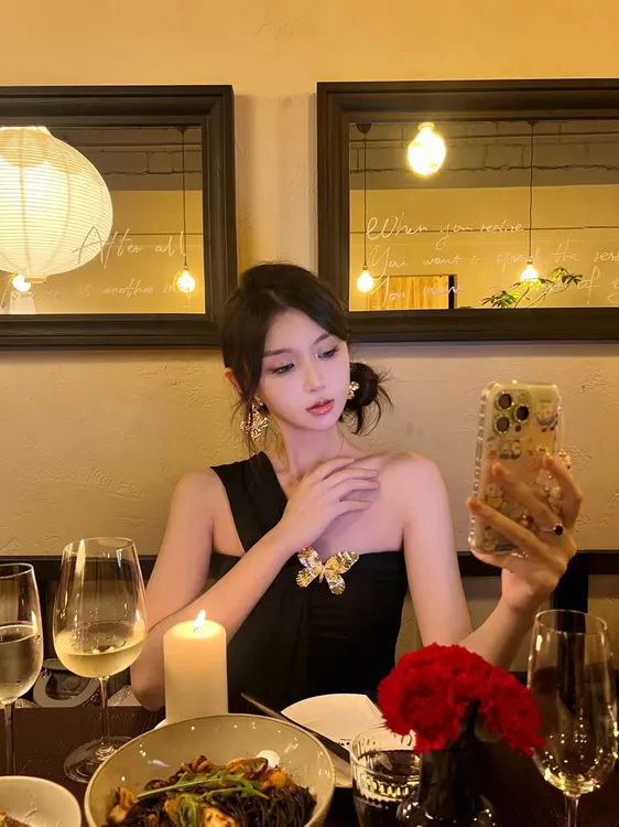 气质背心吊带性感夏季黑色高级黑金蝴蝶上衣