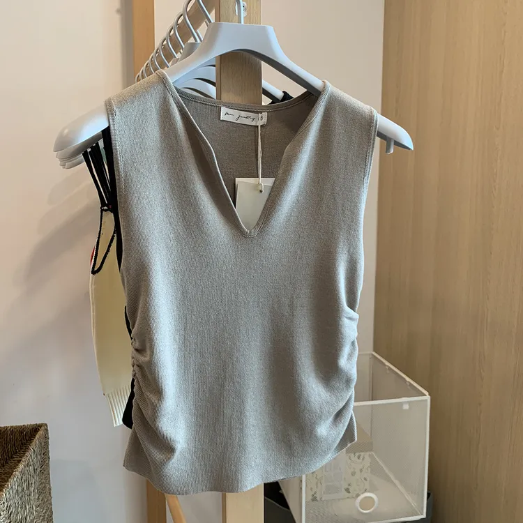 v领针织衫背心女2024新款气质黑色设计感短款褶皱无袖气质上衣