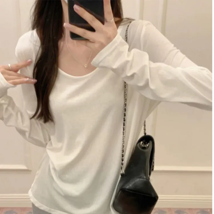 正肩白色打底衫女秋冬2026新款慵懒内搭长袖t恤宽松chic大u领上衣