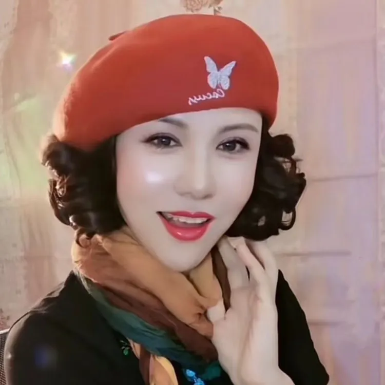 假发一体贝雷帽毛呢刺绣蝴蝶短发中长发洋气减龄时尚妈妈款帽子