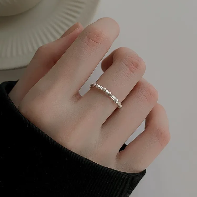 925银戒指 925纯银碎银子戒指女小众设计感食指戒指环转运珠时尚