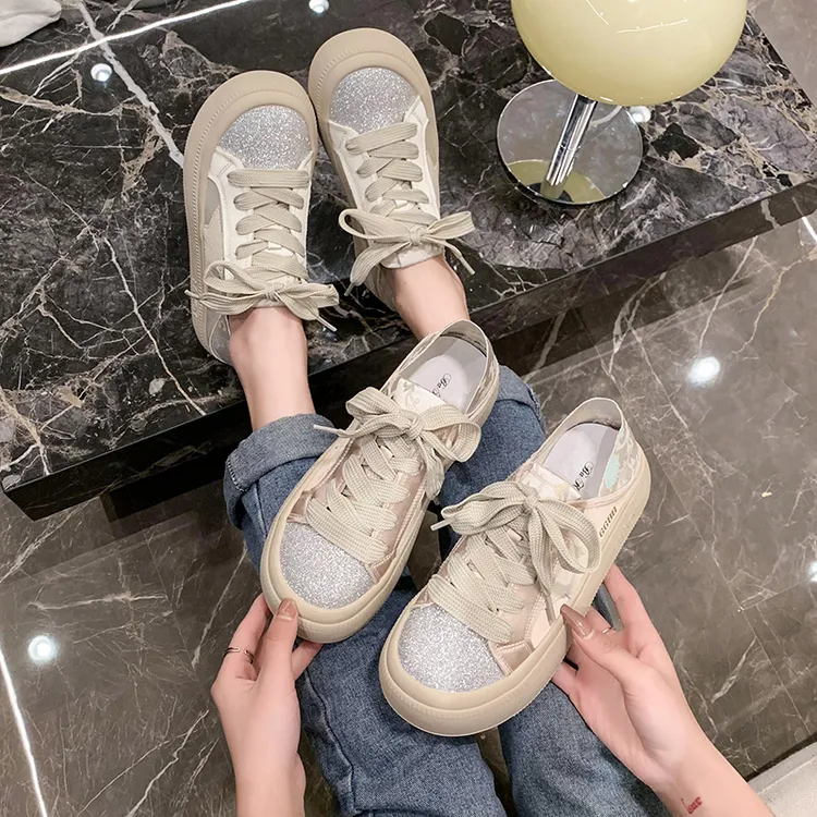 厚底星星两穿透气小白鞋女2024新款爆款百搭运动学生板鞋休闲鞋女