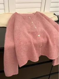 美到心坎设计感花纱粉爱心扣圆领针织开衫高级长袖针织衫毛衣外套