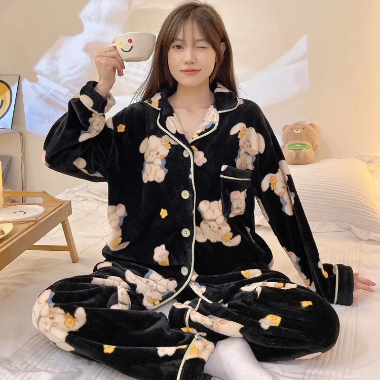 睡衣女秋冬季2024新款卡通小兔宽松大码法兰绒可外穿家居两件套装
