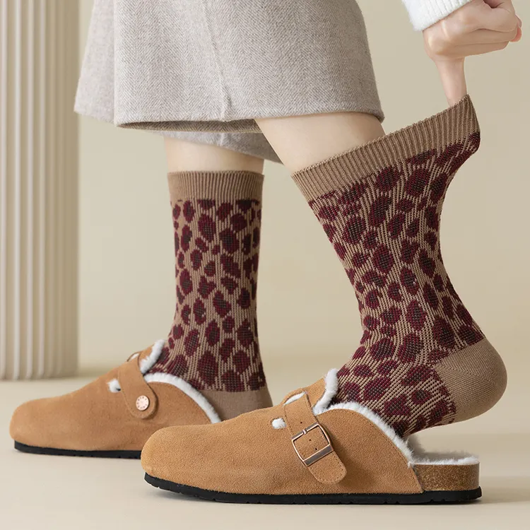 豹纹袜子女中筒袜潮ins韩国网红百搭100%纯棉长筒秋冬无骨堆堆袜