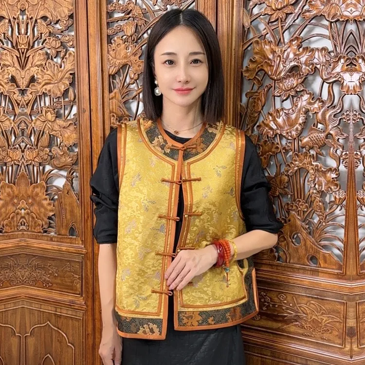 金鱼闹彩蝶2024早秋新品真丝织锦新中式盘扣圆领款马甲百搭国潮女