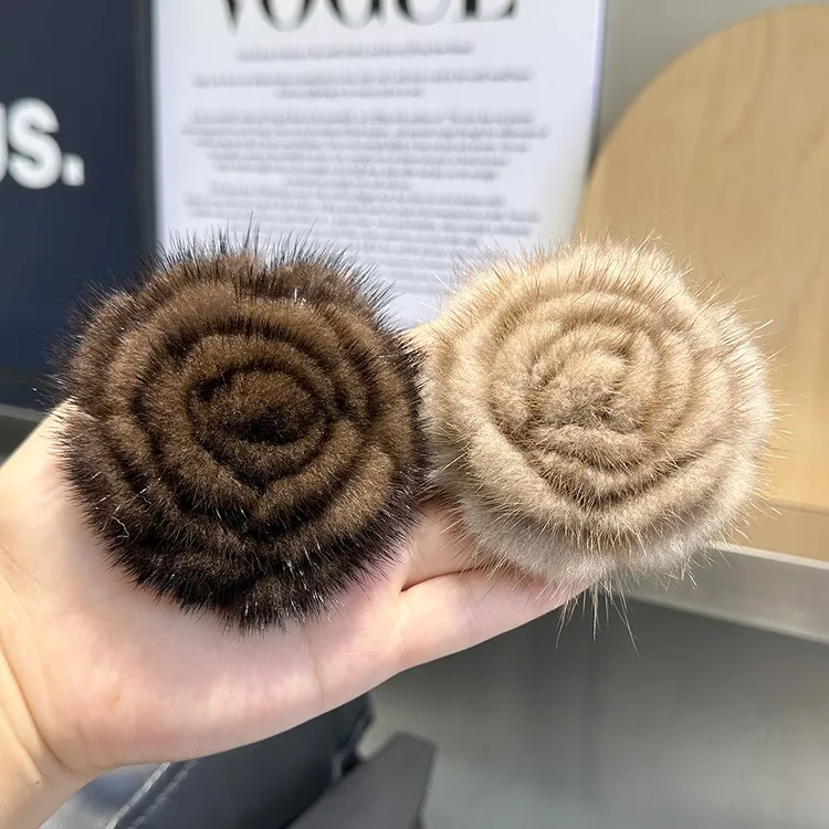 真水貂毛花朵胸针女简约时尚高档毛衣别针款配饰衣服围巾装饰配件