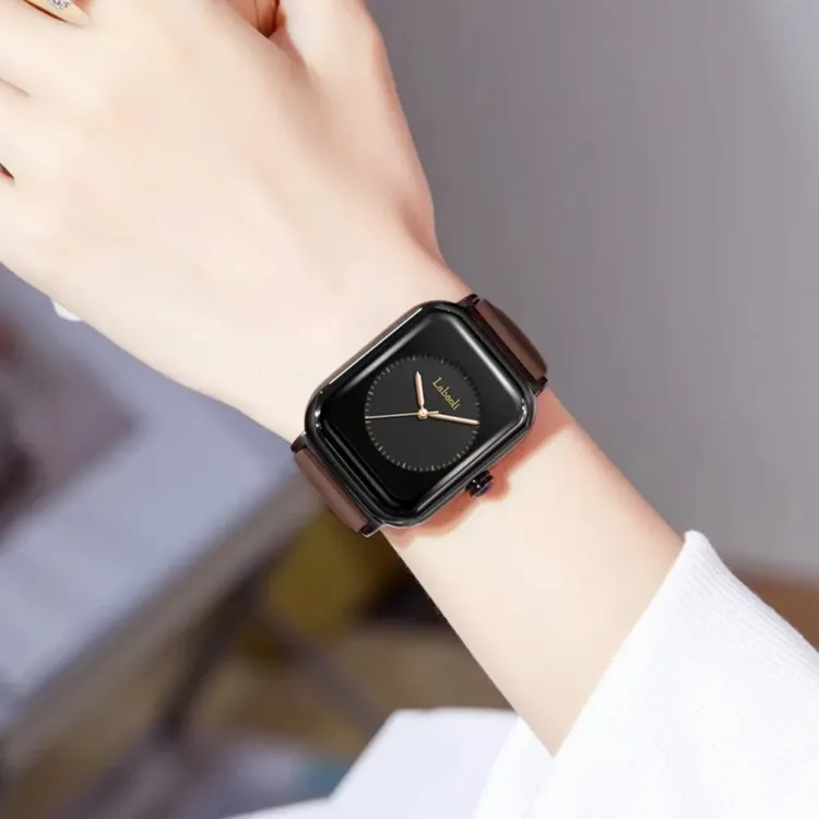 2025爆款新品时尚网红款女士手表百搭学生表复古时尚方形气质女表