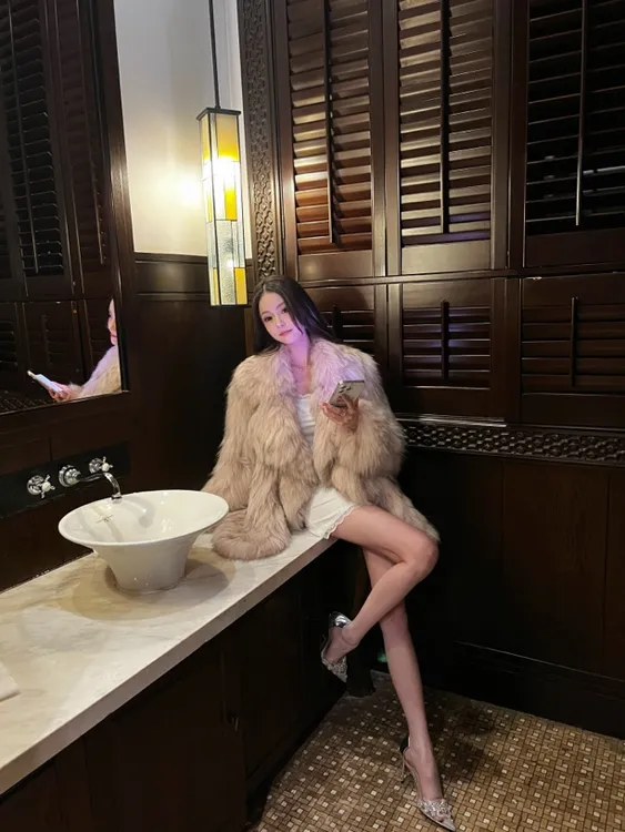 妍女侠YanNvxia'浪漫星晴'美洲貉子毛荷叶边编织毛毛皮草外套女