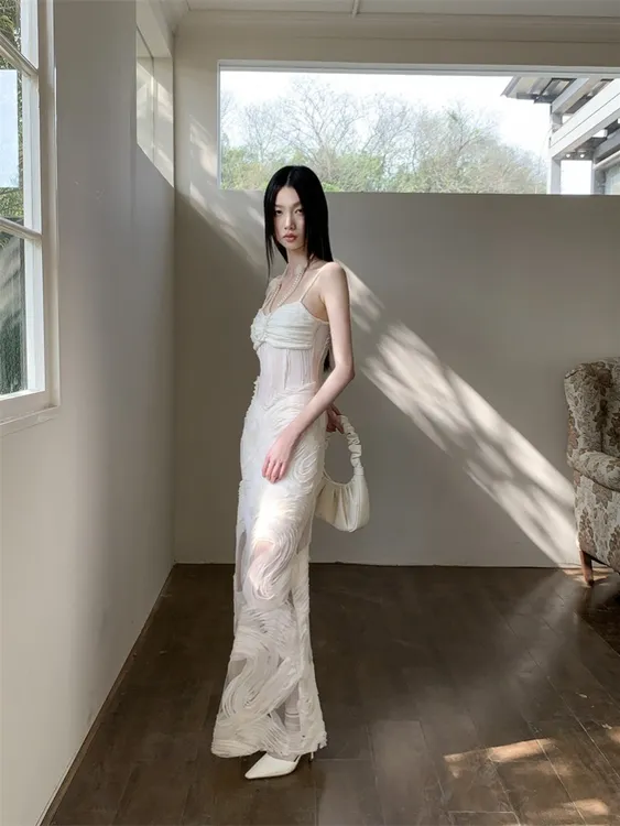 白月光 法式肌理感拼接提花长款吊带连衣裙女夏季气质收腰包臀裙