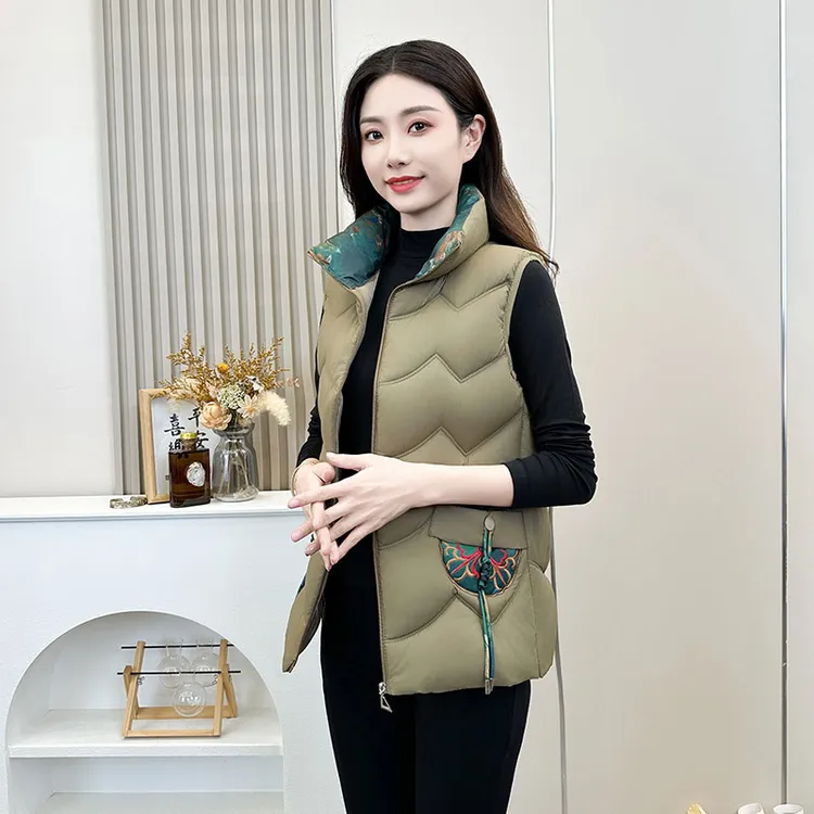 新款加厚绣花马甲秋冬新款中老年妈妈装时尚复古民族风坎肩棉服