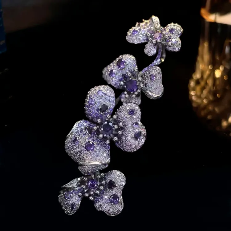 铜合成锆石胸针 重工微镶锆石紫荆花胸针奢华气质大衣女西装配饰