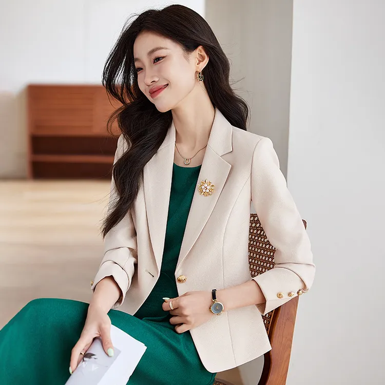 杏色西装外套女小个子女士新款春秋今年流行气质休闲西服上衣ZZ-3